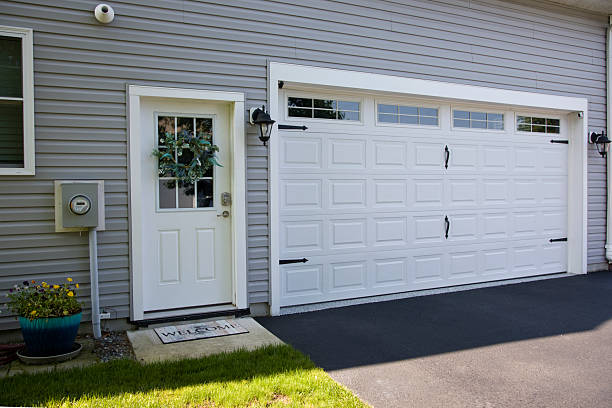 24/7 Emergency Garage Door Panel Replacement experts in Clarendon, AR